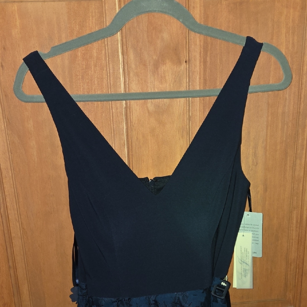 NWT Elisa J Belted Floral Gown , Size 4, In Navy - Picture 3 of 6